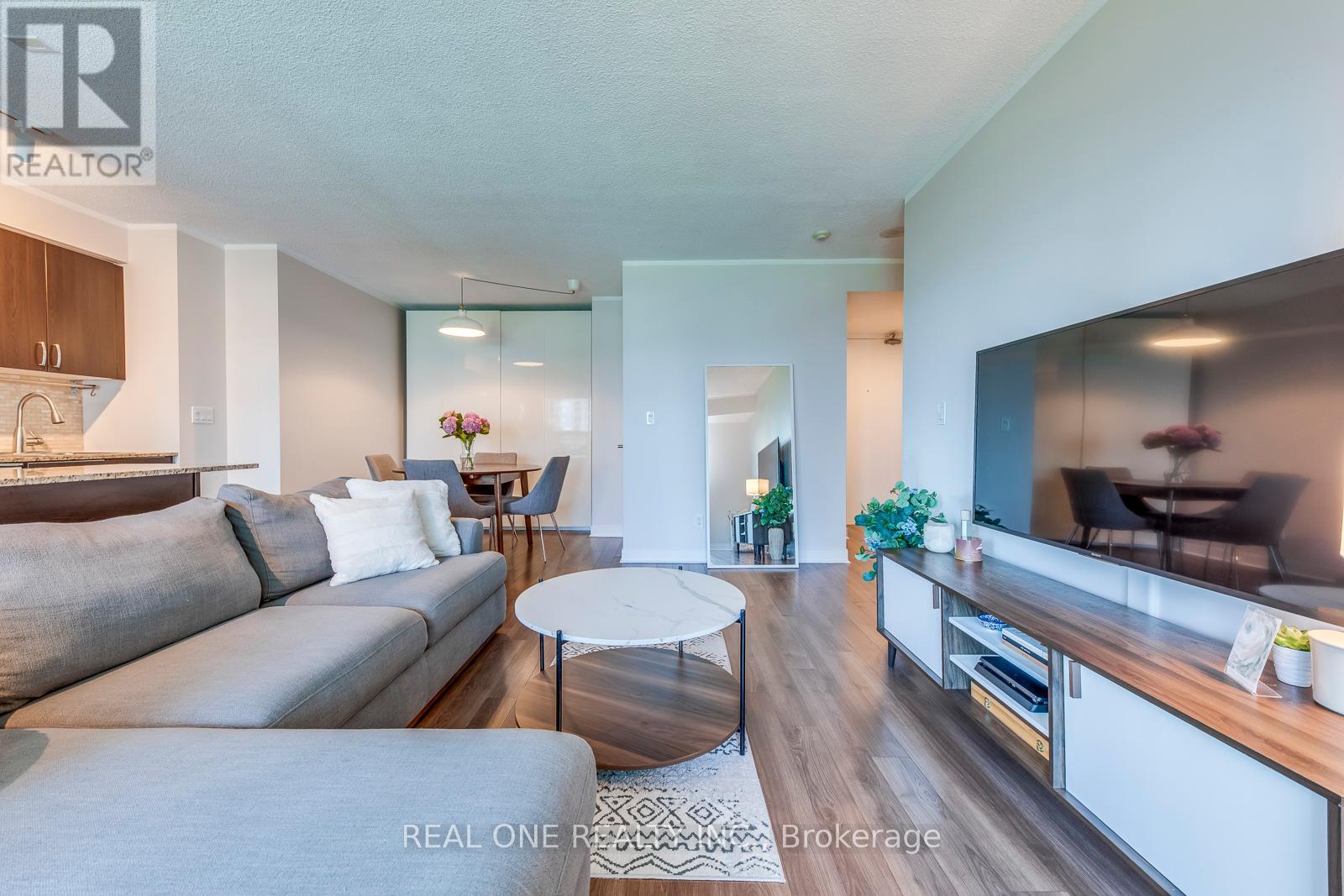 1414 - 155 Legion Road N, Toronto, Ontario  M8Y 0A7 - Photo 11 - W12304273