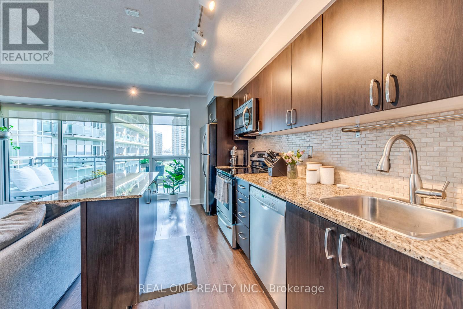 1414 - 155 Legion Road N, Toronto, Ontario  M8Y 0A7 - Photo 15 - W12304273