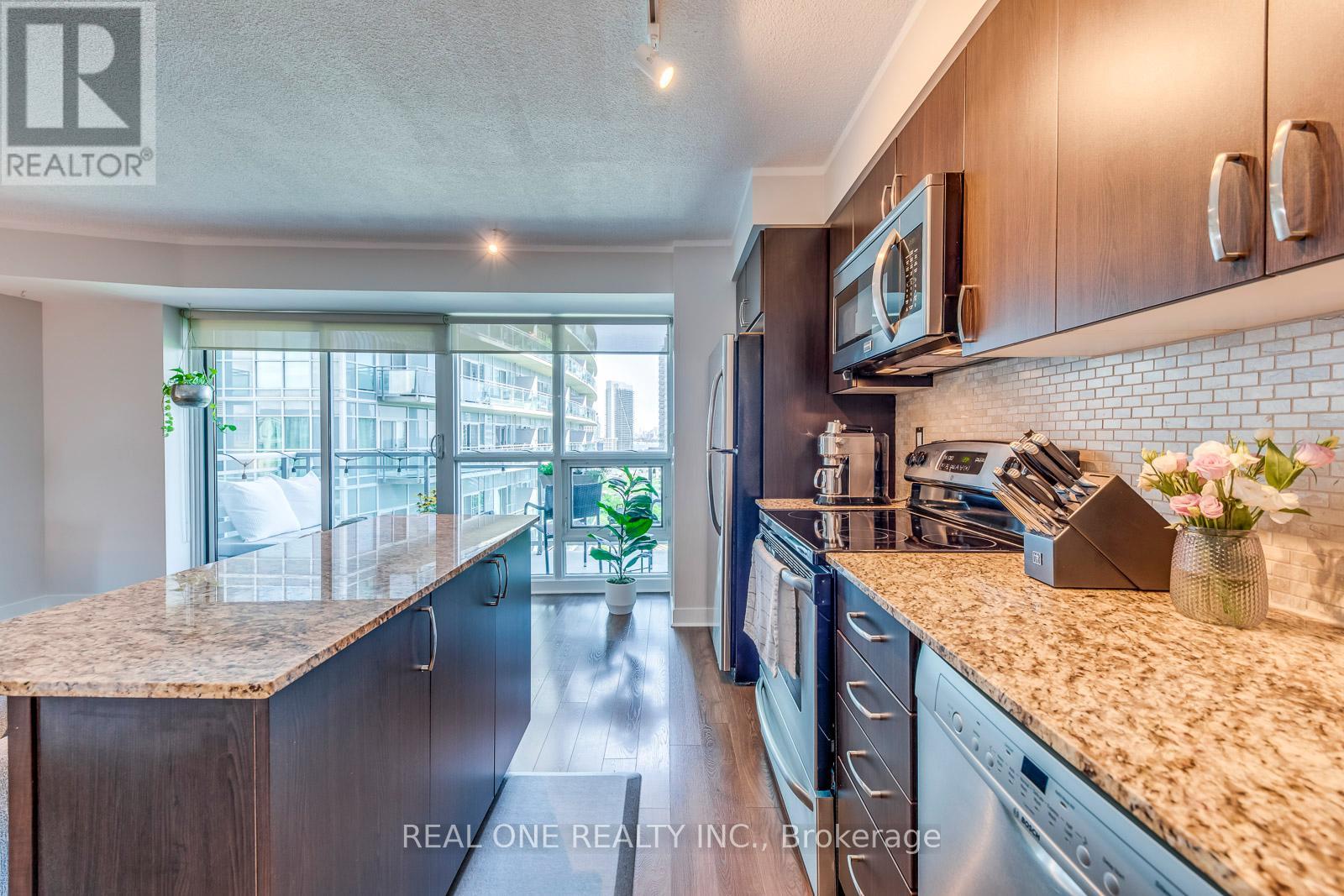 1414 - 155 Legion Road N, Toronto, Ontario  M8Y 0A7 - Photo 16 - W12304273