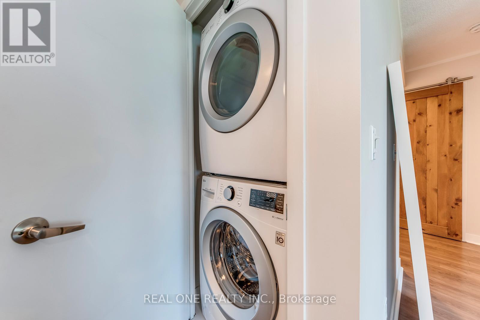 1414 - 155 Legion Road N, Toronto, Ontario  M8Y 0A7 - Photo 28 - W12304273