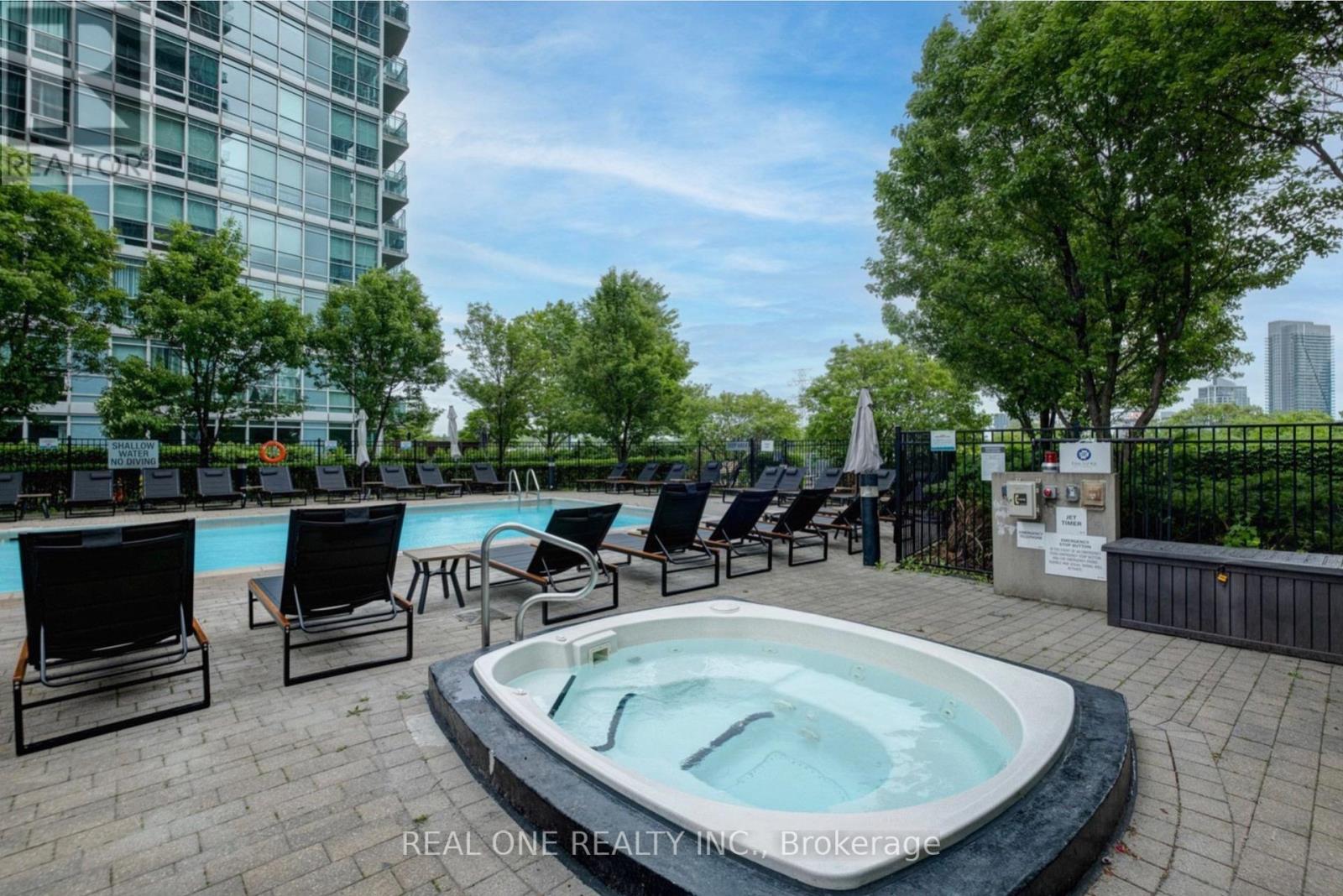 1414 - 155 Legion Road N, Toronto, Ontario  M8Y 0A7 - Photo 39 - W12304273