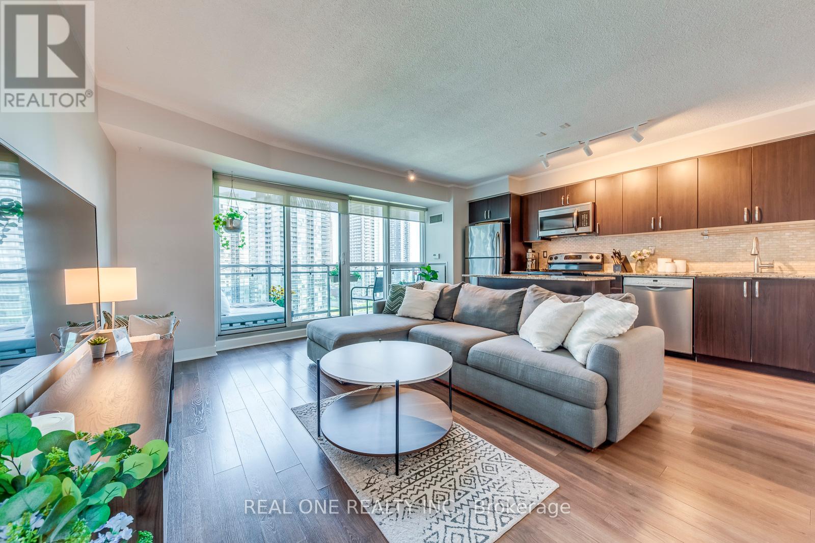 1414 - 155 Legion Road N, Toronto, Ontario  M8Y 0A7 - Photo 8 - W12304273