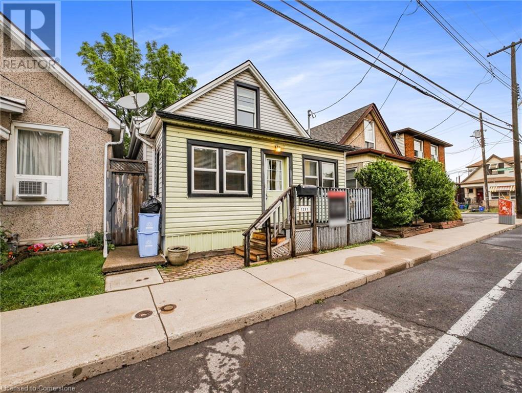 Property at 1291 CANNON Street E image 3