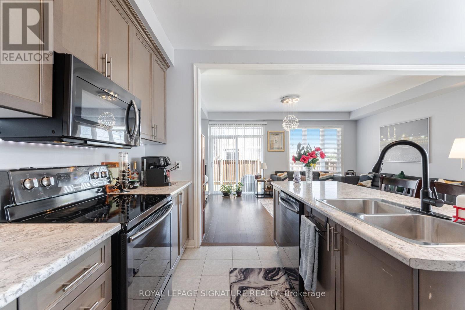 39 Talence Drive, Hamilton, Ontario  L8J 0L2 - Photo 11 - X12304232
