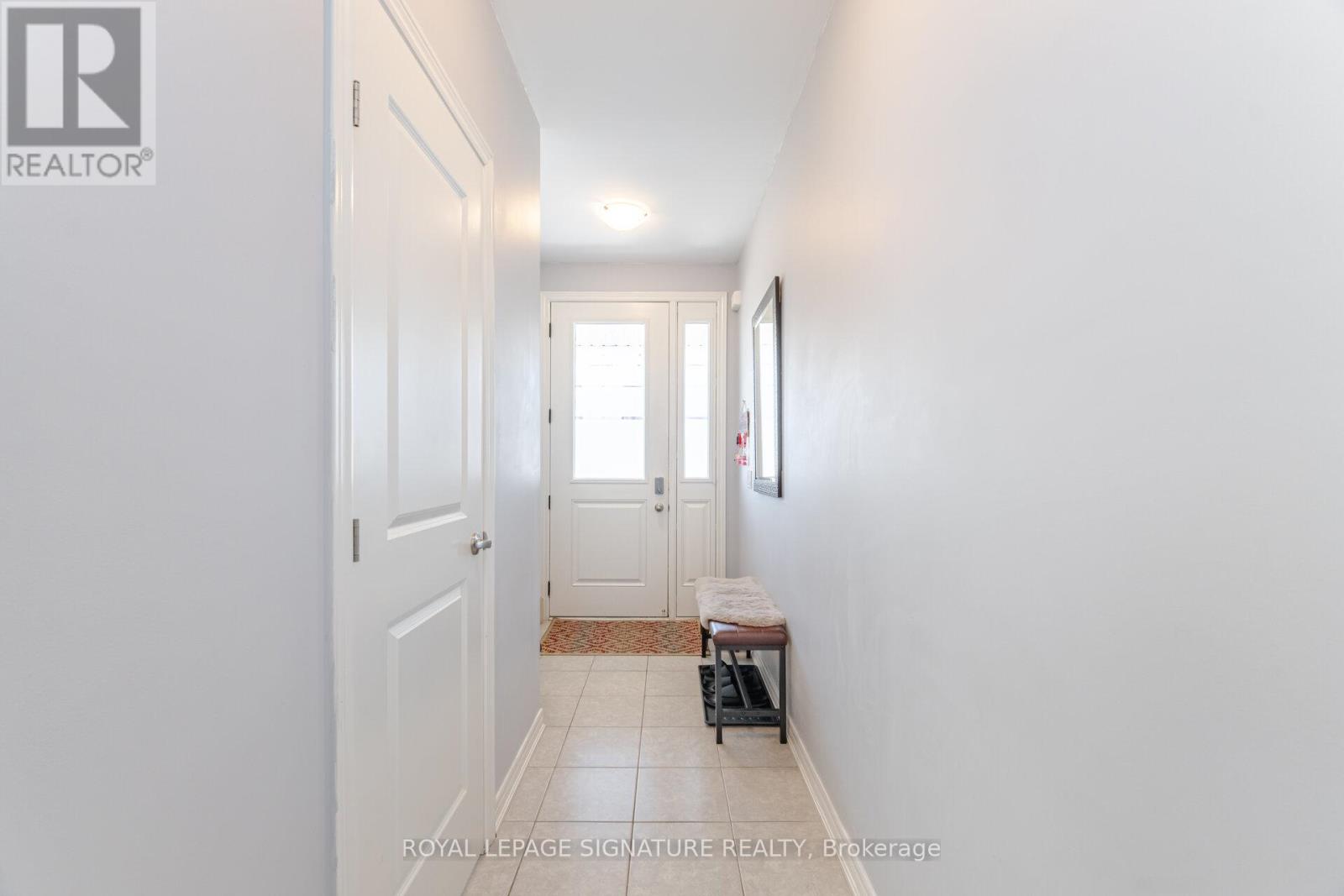 39 Talence Drive, Hamilton, Ontario  L8J 0L2 - Photo 4 - X12304232