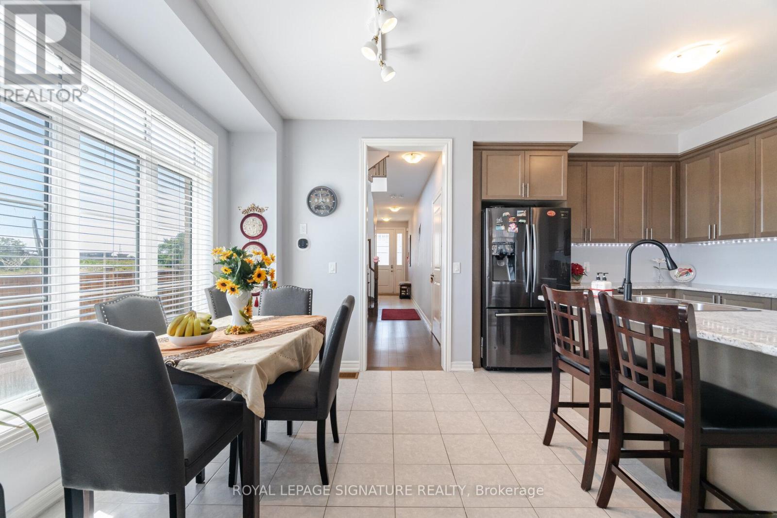 39 Talence Drive, Hamilton, Ontario  L8J 0L2 - Photo 7 - X12304232