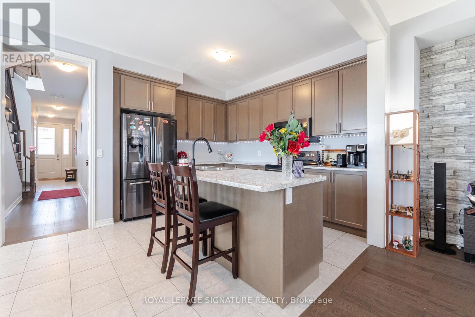 39 Talence Drive, Hamilton, Ontario  L8J 0L2 - Photo 9 - X12304232