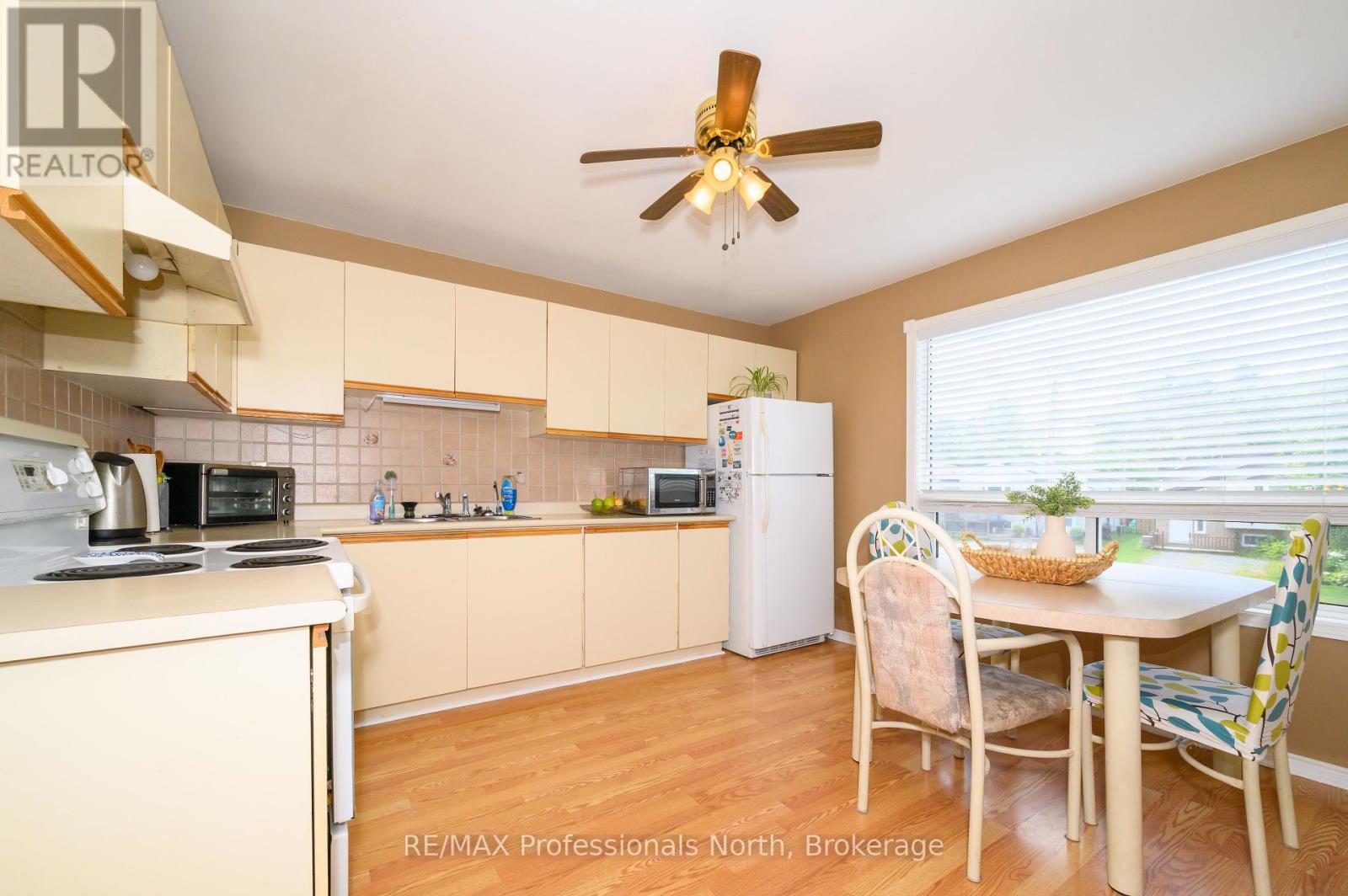30 Sabrina Park Drive, Huntsville, Ontario  P1H 1L8 - Photo 11 - X12304353