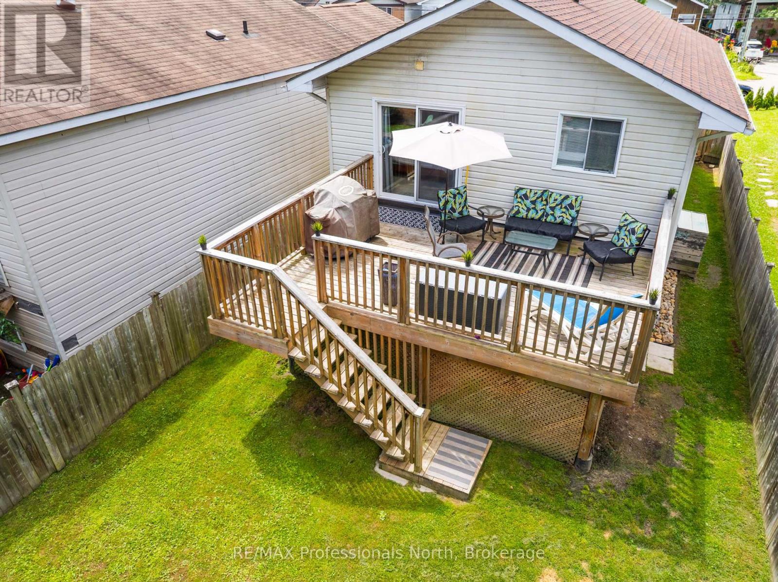 30 Sabrina Park Drive, Huntsville, Ontario  P1H 1L8 - Photo 2 - X12304353