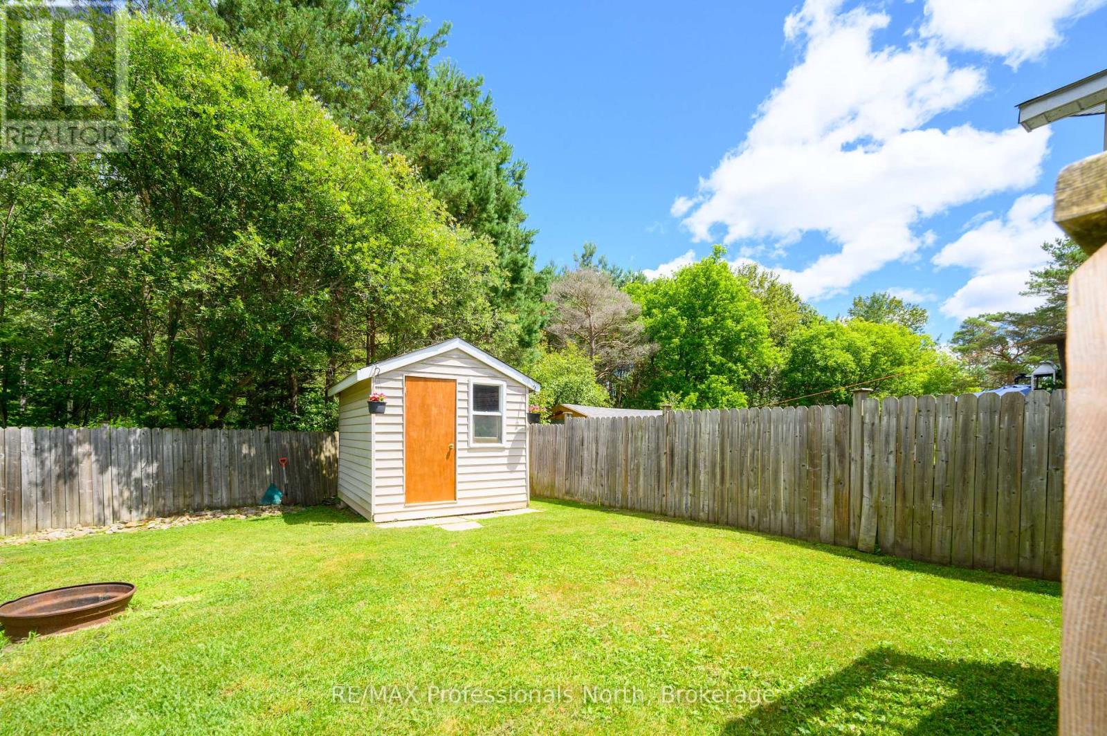30 Sabrina Park Drive, Huntsville, Ontario  P1H 1L8 - Photo 23 - X12304353