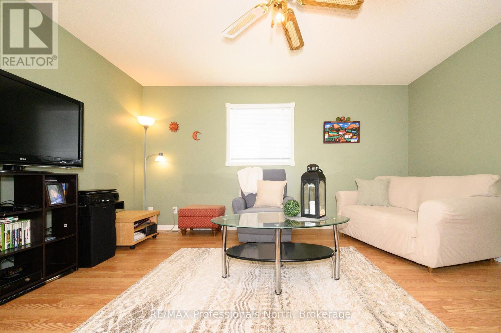 30 Sabrina Park Drive, Huntsville, Ontario  P1H 1L8 - Photo 3 - X12304353