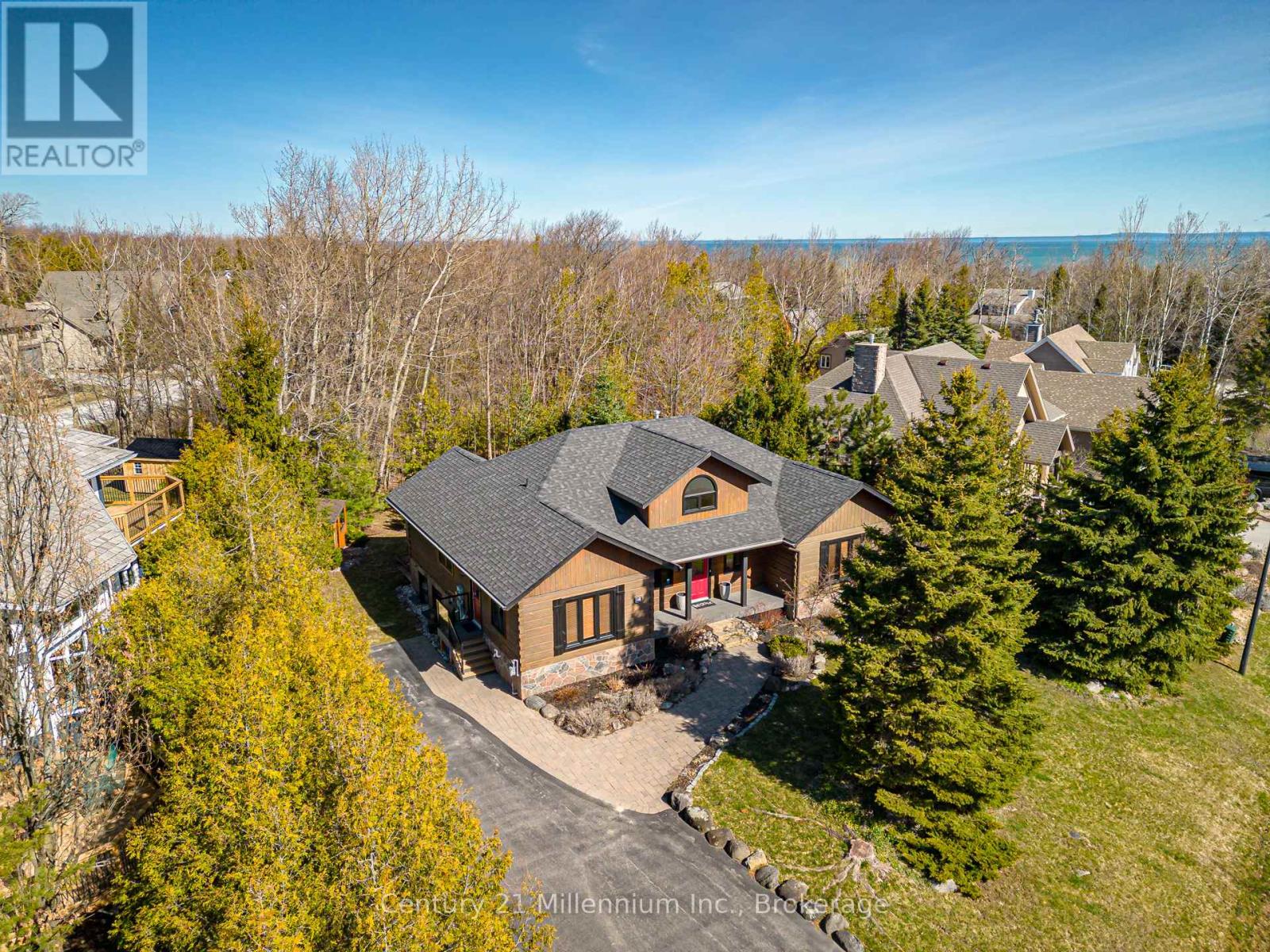 108 Cortina Crescent, Blue Mountains, Ontario  L9Y 3Z2 - Photo 2 - X12304433