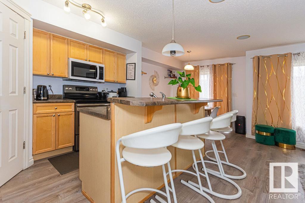 Property at 57 HARTWICK LO image 4