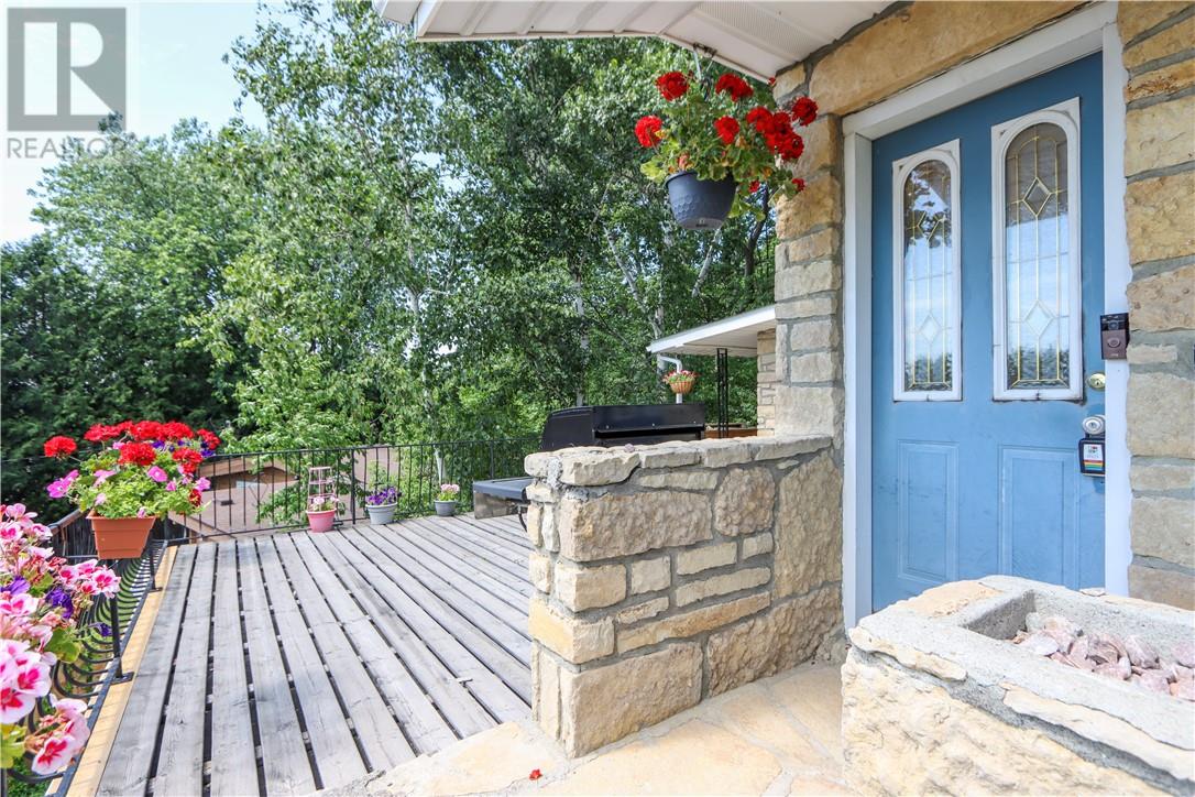 Property at 512 Edgehill Drive image 2