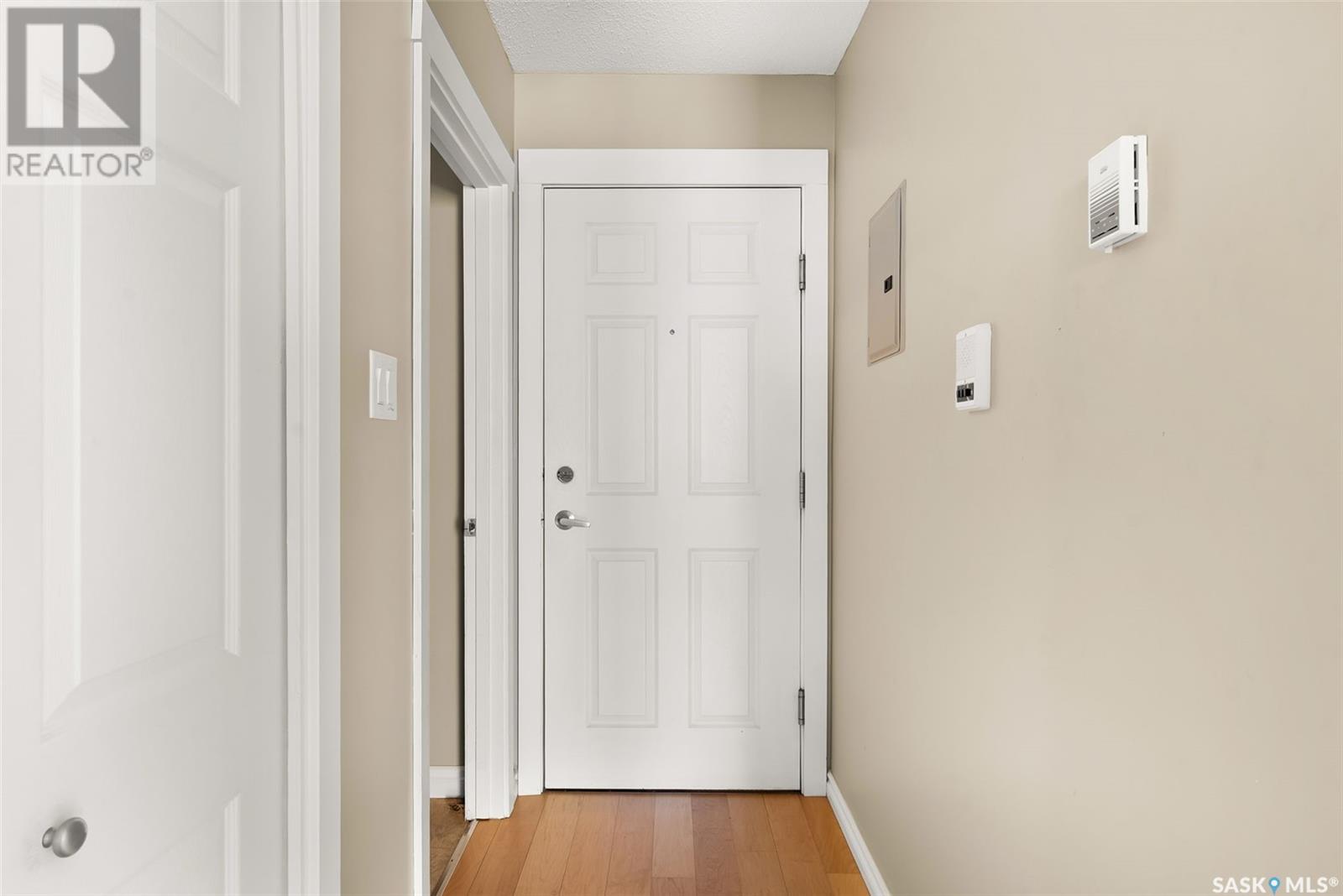 Property at 10 2121 Rae STREET image 4