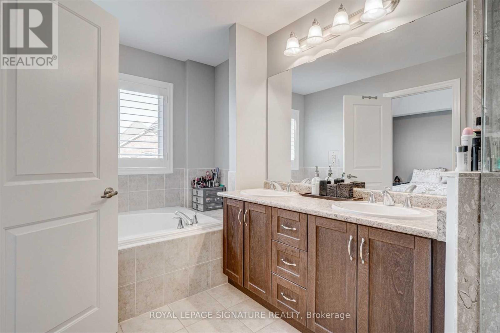 132 Alex Campbell Crescent, King, Ontario  L7B 0C2 - Photo 22 - N12304383