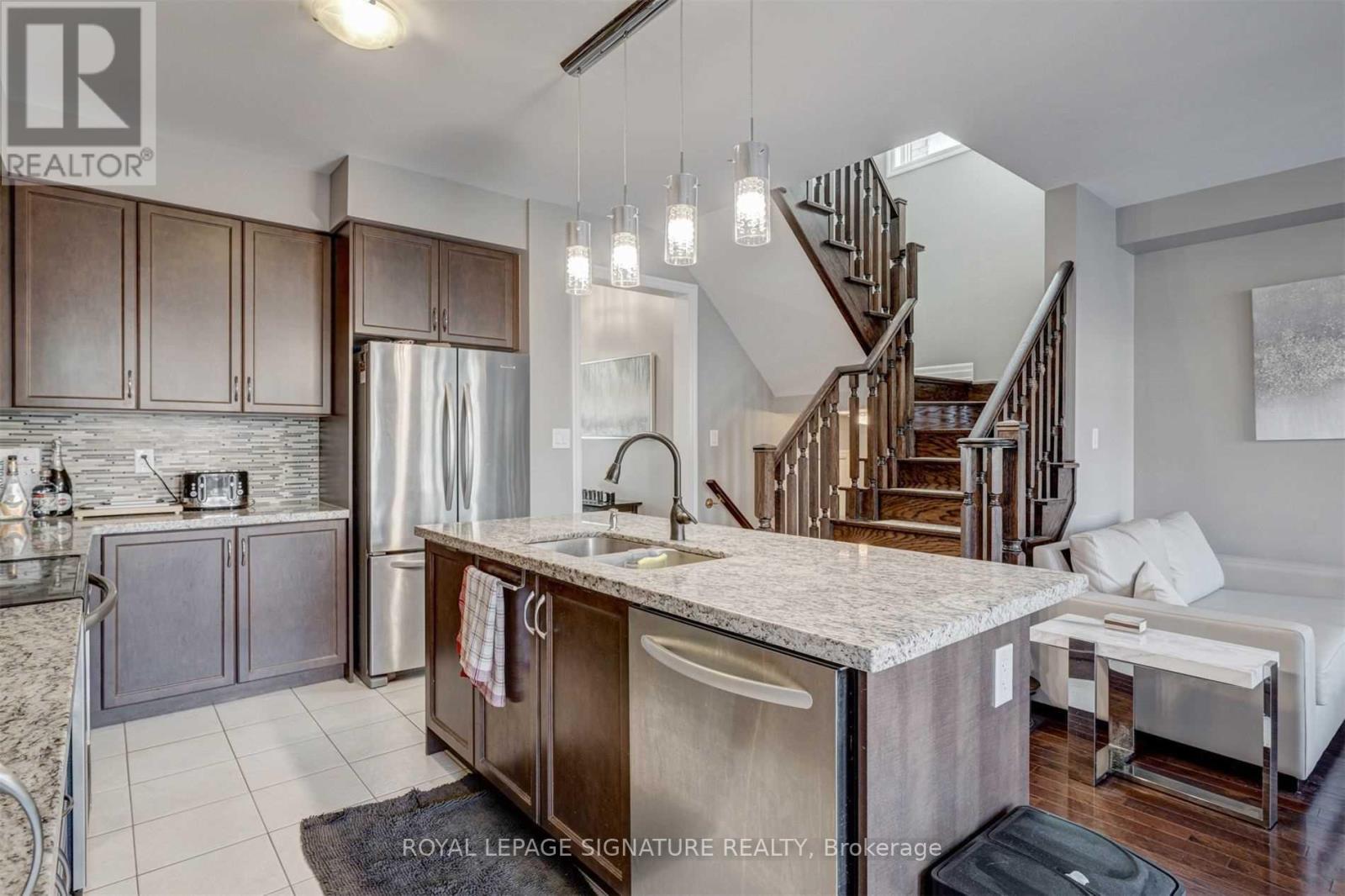 132 Alex Campbell Crescent, King, Ontario  L7B 0C2 - Photo 7 - N12304383