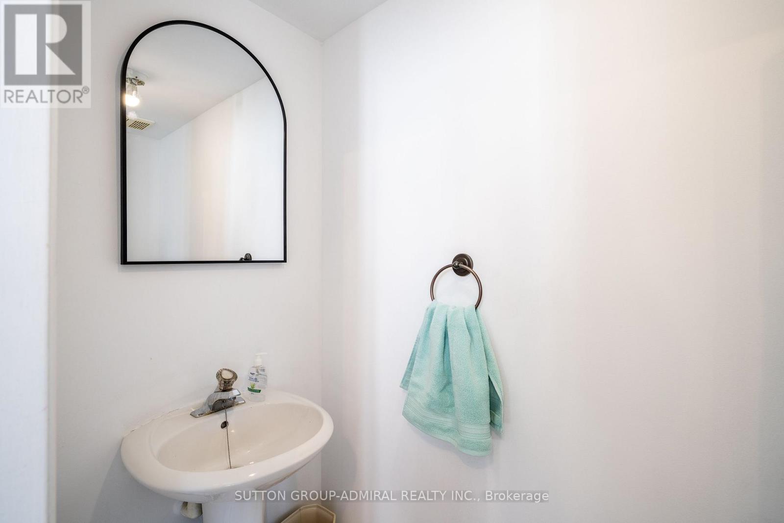 113 Sassafras Circle, Vaughan, Ontario  L4J 8M9 - Photo 13 - N12304392