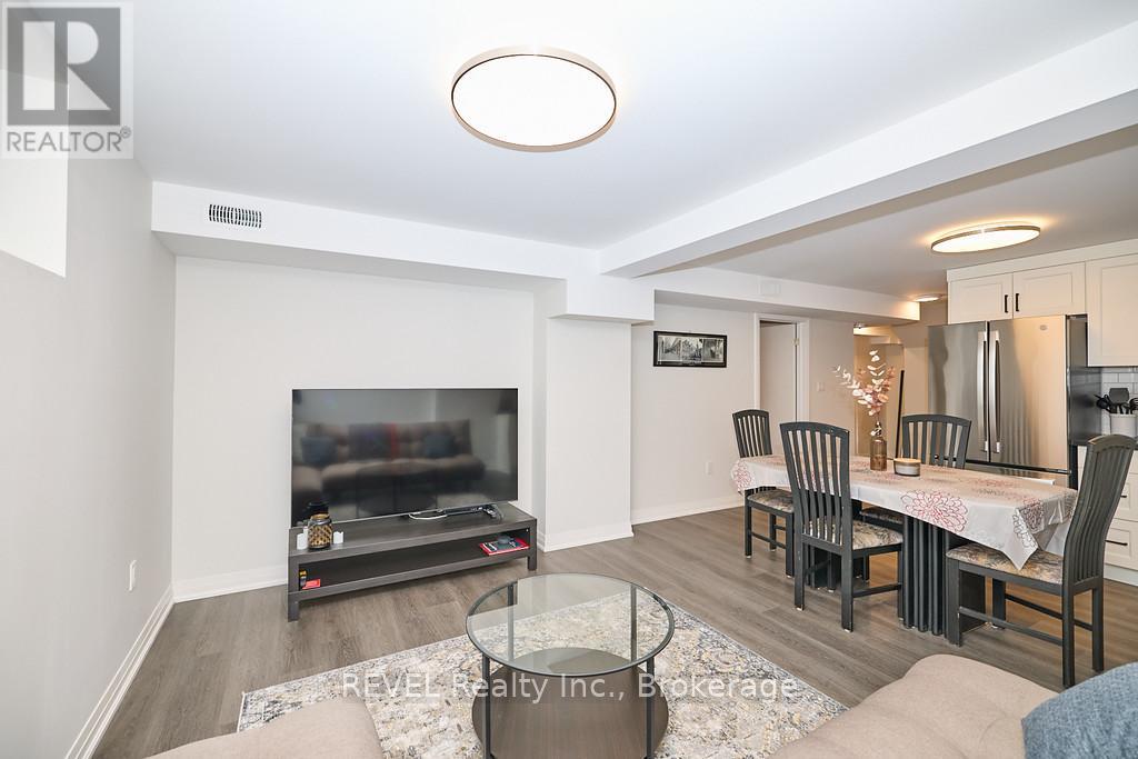 8 Nash Street, St. Catharines, Ontario  L2S 1B5 - Photo 12 - X12304451