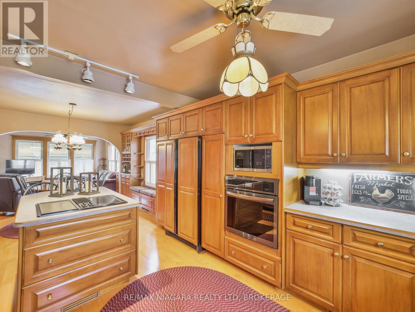 5079 Armoury Street, Niagara Falls, Ontario  L2E 1T3 - Photo 8 - X12304510