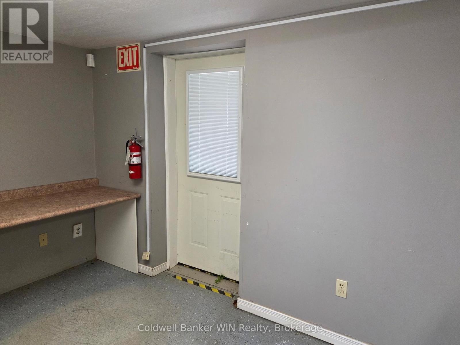 125 Fergus Street S, Wellington North, Ontario  N0G 2L2 - Photo 15 - X12304458