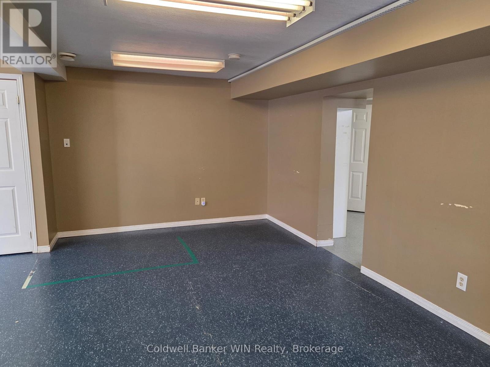 125 Fergus Street S, Wellington North, Ontario  N0G 2L2 - Photo 17 - X12304458