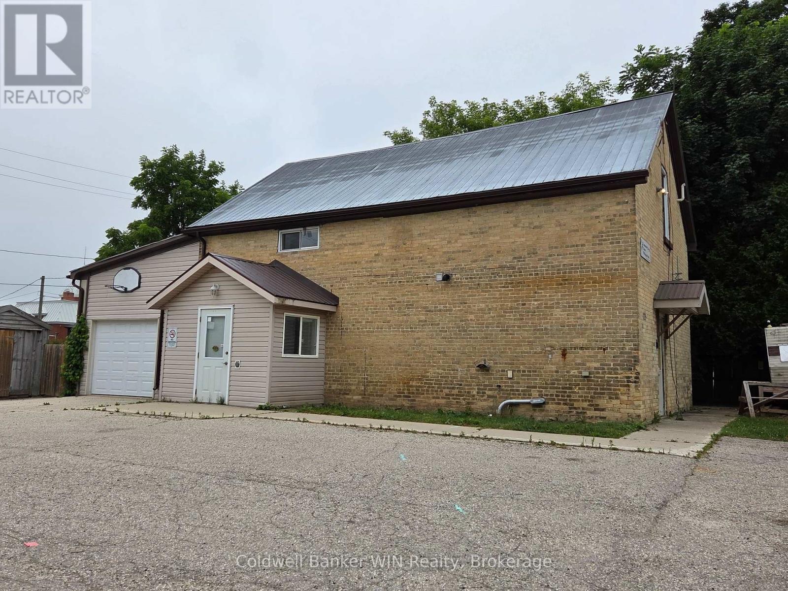 125 Fergus Street S, Wellington North, Ontario  N0G 2L2 - Photo 3 - X12304458