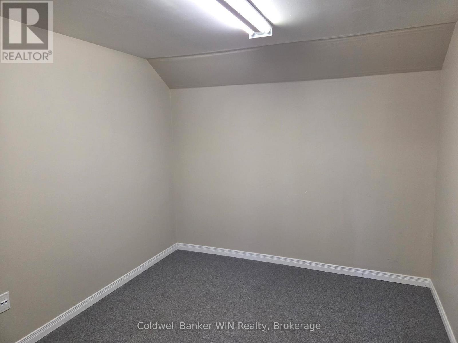 125 Fergus Street S, Wellington North, Ontario  N0G 2L2 - Photo 6 - X12304458