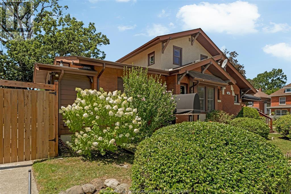 Property at 1307 PELISSIER STREET image 2