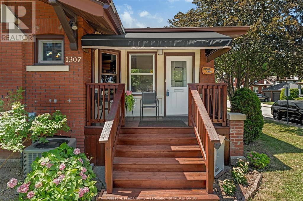 Property at 1307 PELISSIER STREET image 4