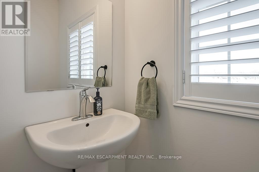 Property at 44 MCCURDY AVENUE image 4