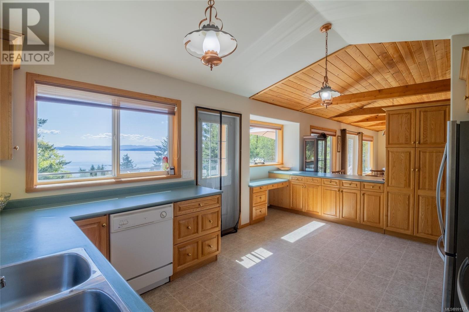 3731 Privateers Rd, Pender Island, British Columbia  V0N 2M2 - Photo 5 - 991737