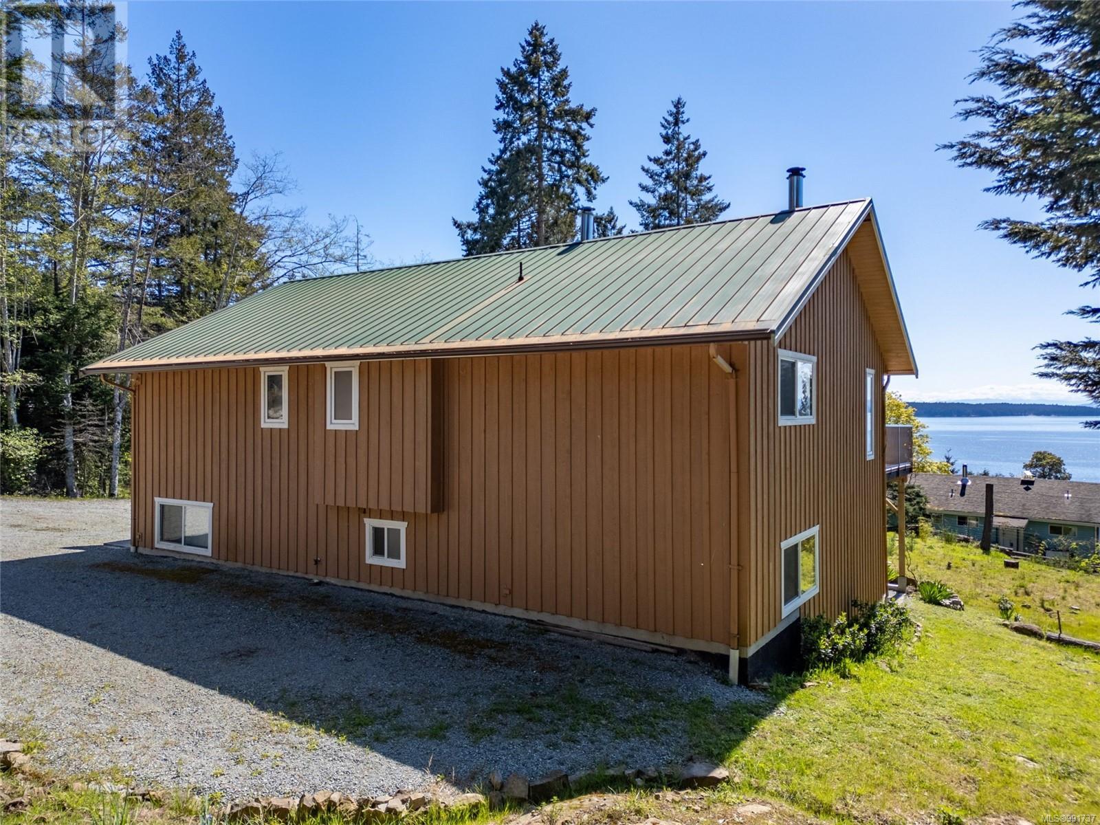 3731 Privateers Rd, Pender Island, British Columbia  V0N 2M2 - Photo 38 - 991737