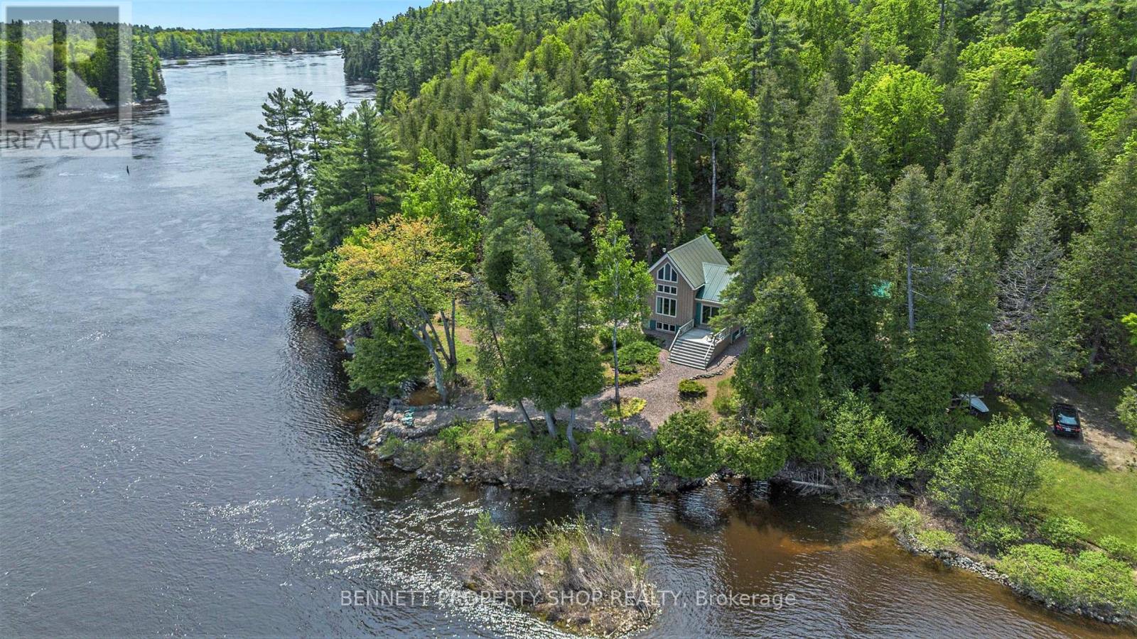 33 Burton Lane, Horton, Ontario  K7V 3Z8 - Photo 2 - X12207621
