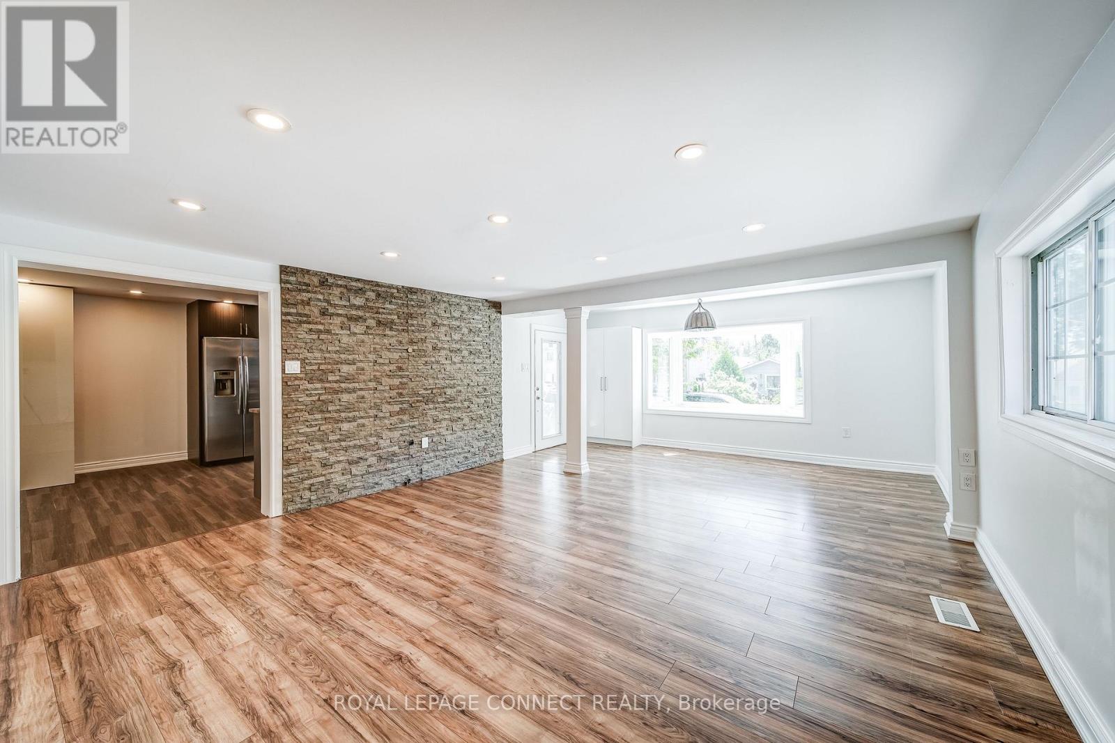 158 Beach Road, Georgina, Ontario  L4P 2L7 - Photo 5 - N12299650