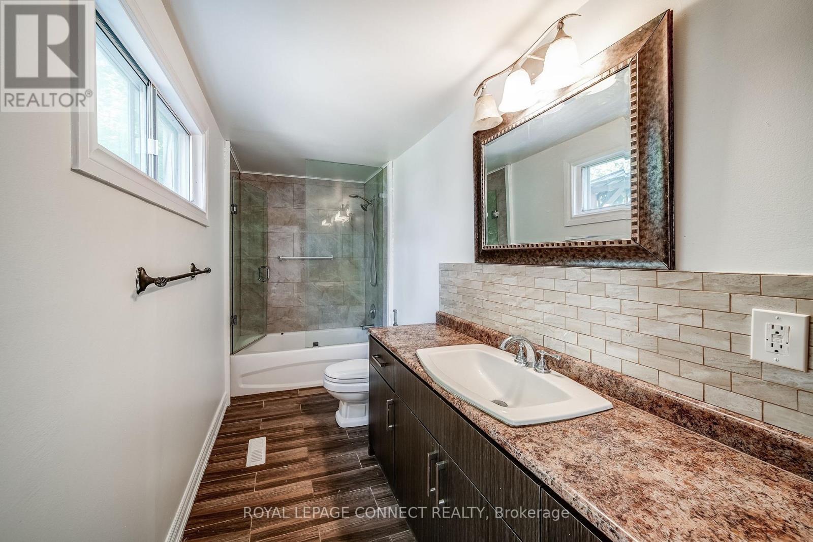158 Beach Road, Georgina, Ontario  L4P 2L7 - Photo 14 - N12299650