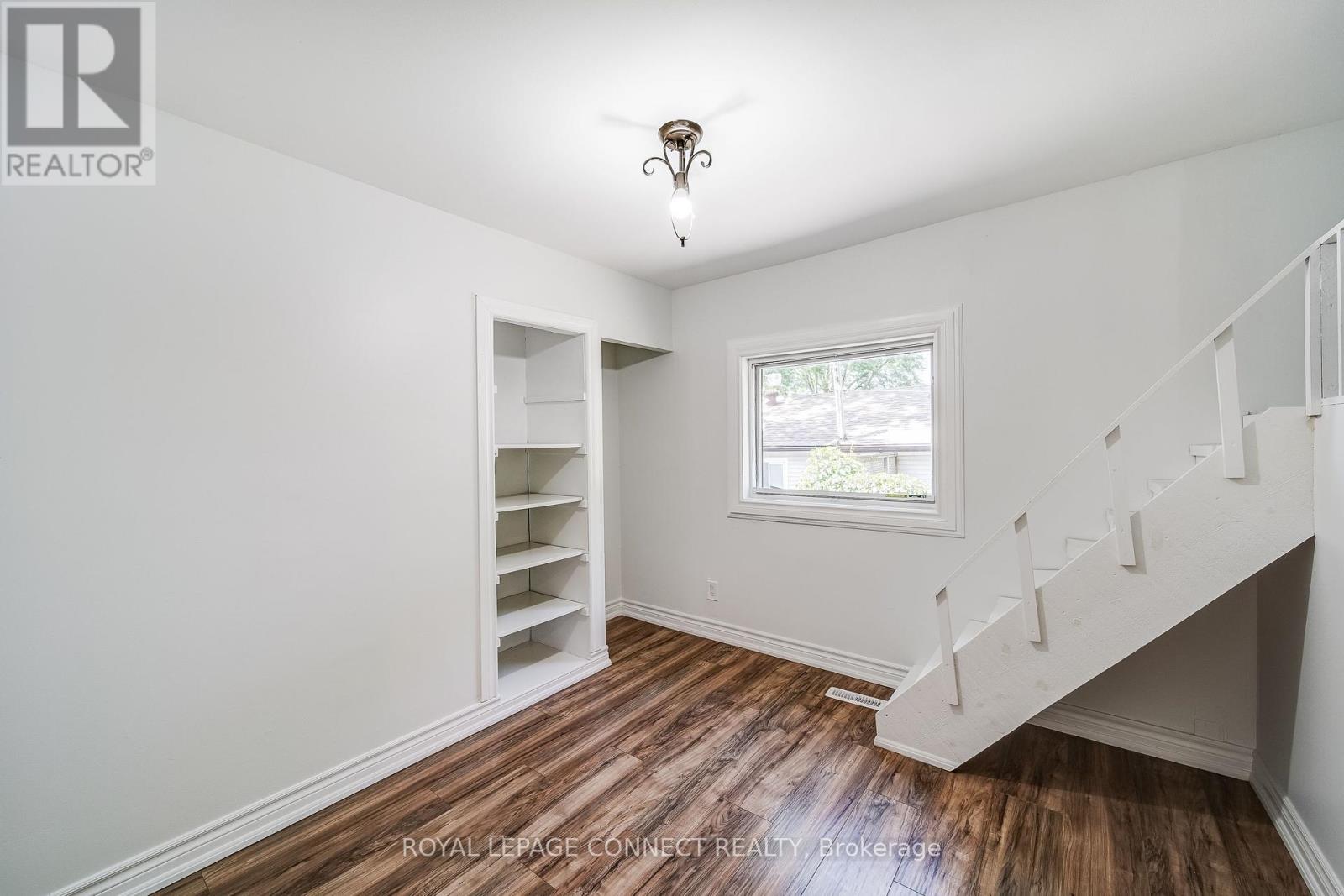 158 Beach Road, Georgina, Ontario  L4P 2L7 - Photo 11 - N12299650