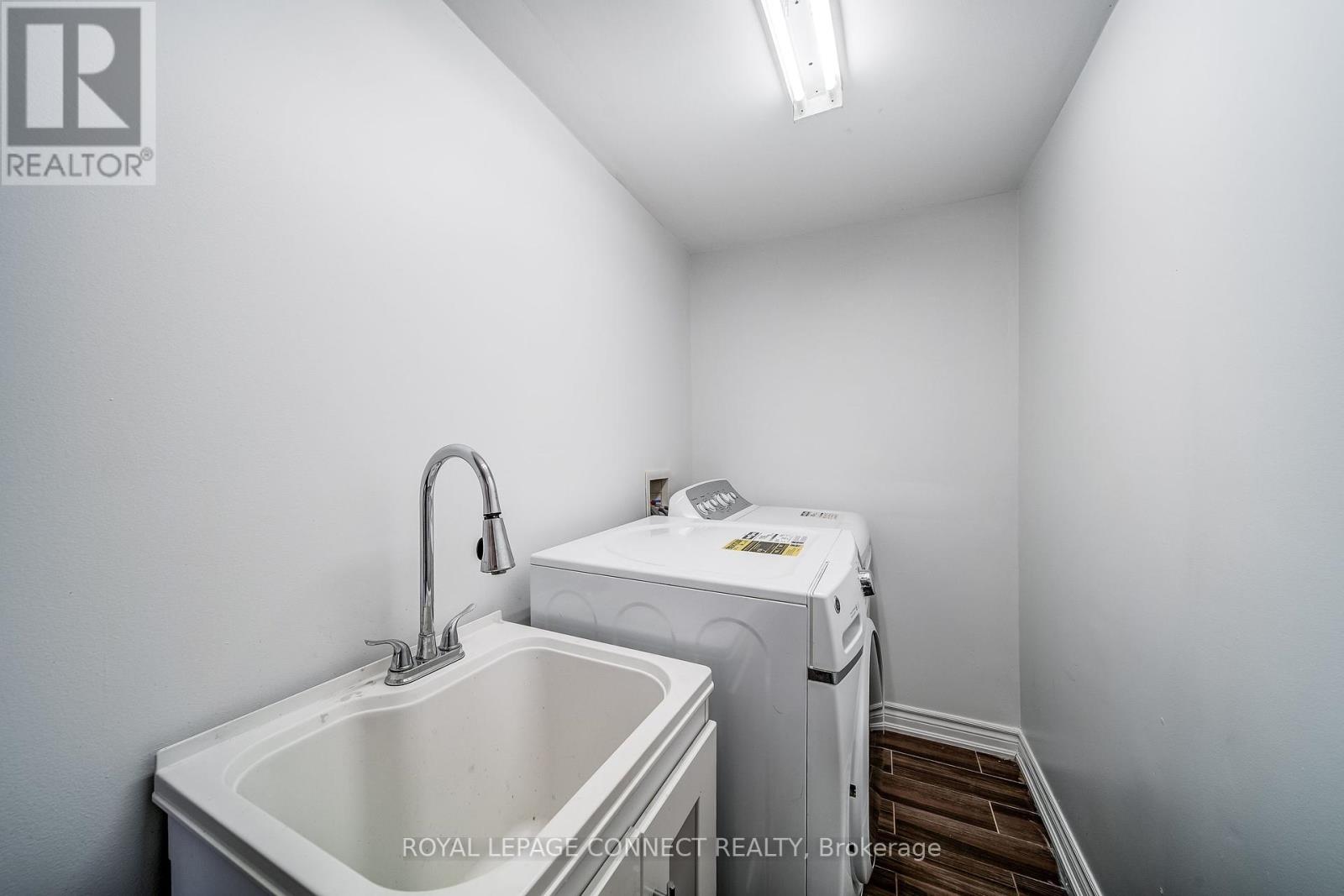 158 Beach Road, Georgina, Ontario  L4P 2L7 - Photo 13 - N12299650
