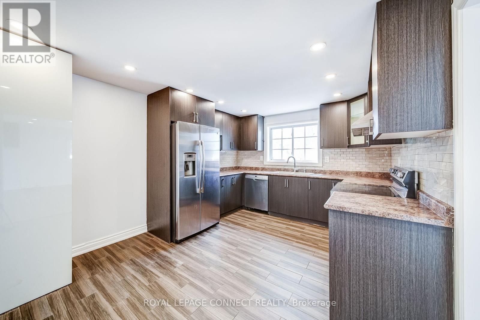 158 Beach Road, Georgina, Ontario  L4P 2L7 - Photo 7 - N12299650