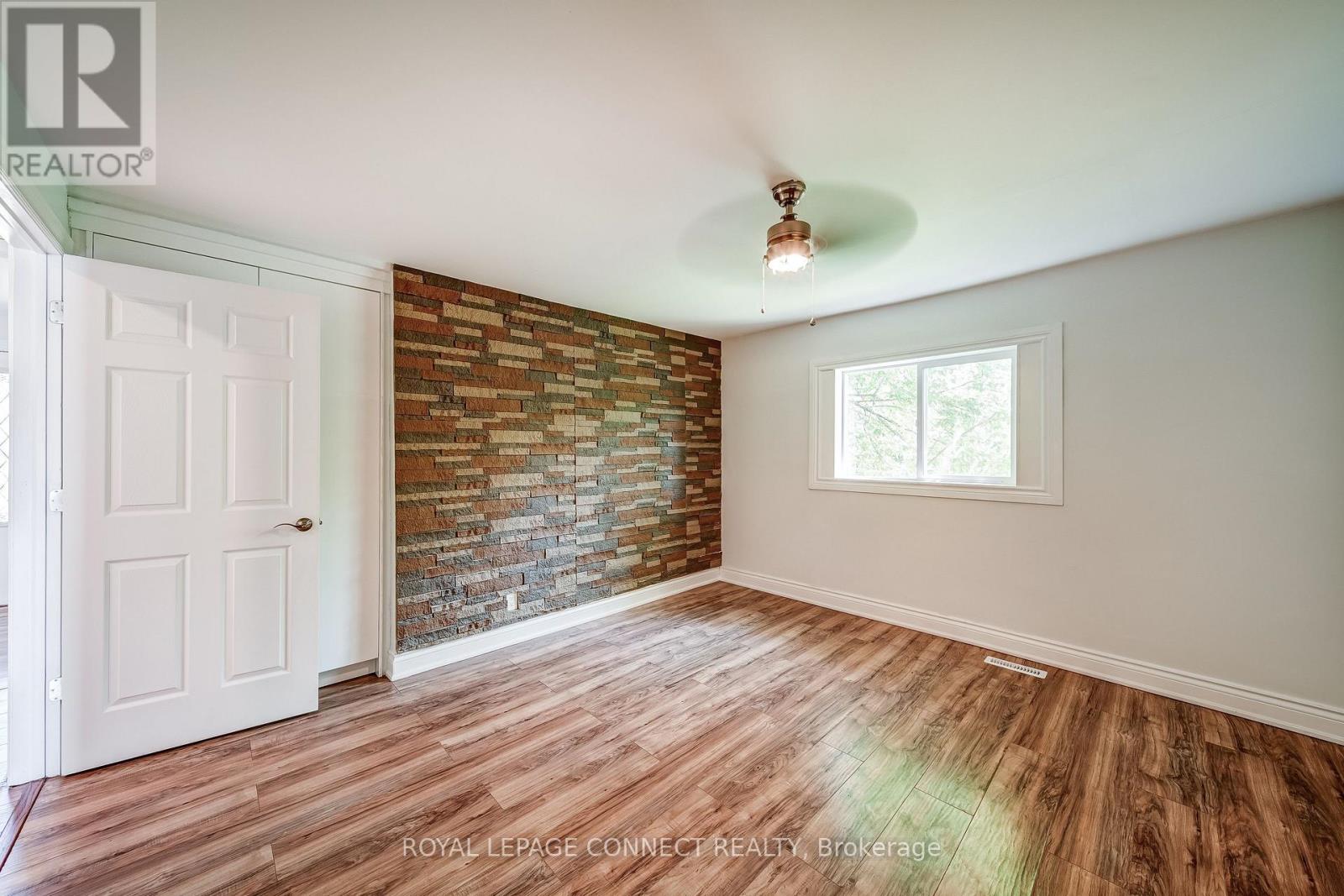 158 Beach Road, Georgina, Ontario  L4P 2L7 - Photo 17 - N12299650