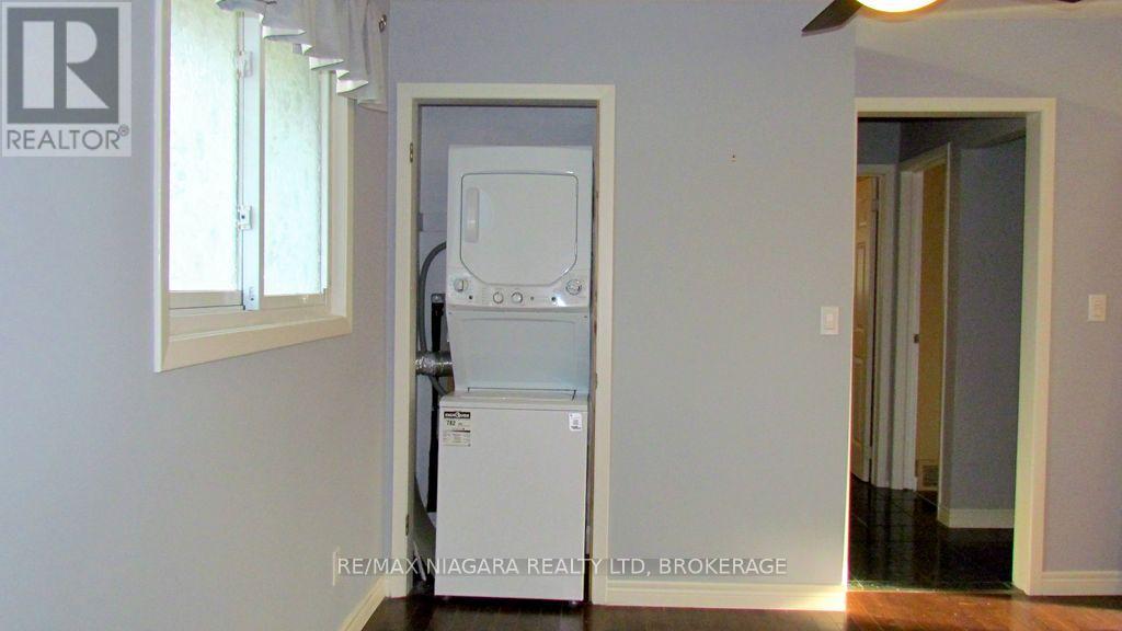 8110 Paddock Trail Drive, Niagara Falls, Ontario  L2H 1X3 - Photo 12 - X12304692