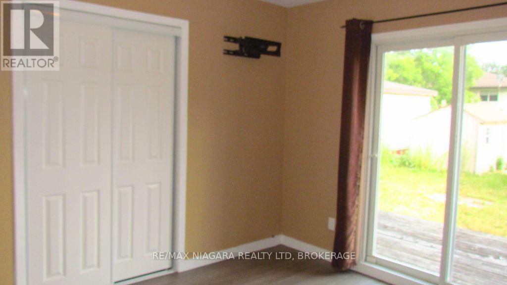 8110 Paddock Trail Drive, Niagara Falls, Ontario  L2H 1X3 - Photo 15 - X12304692