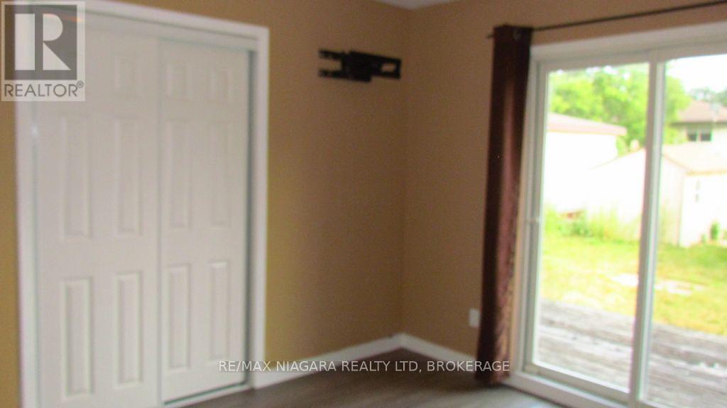 8110 Paddock Trail Drive, Niagara Falls, Ontario  L2H 1X3 - Photo 16 - X12304692