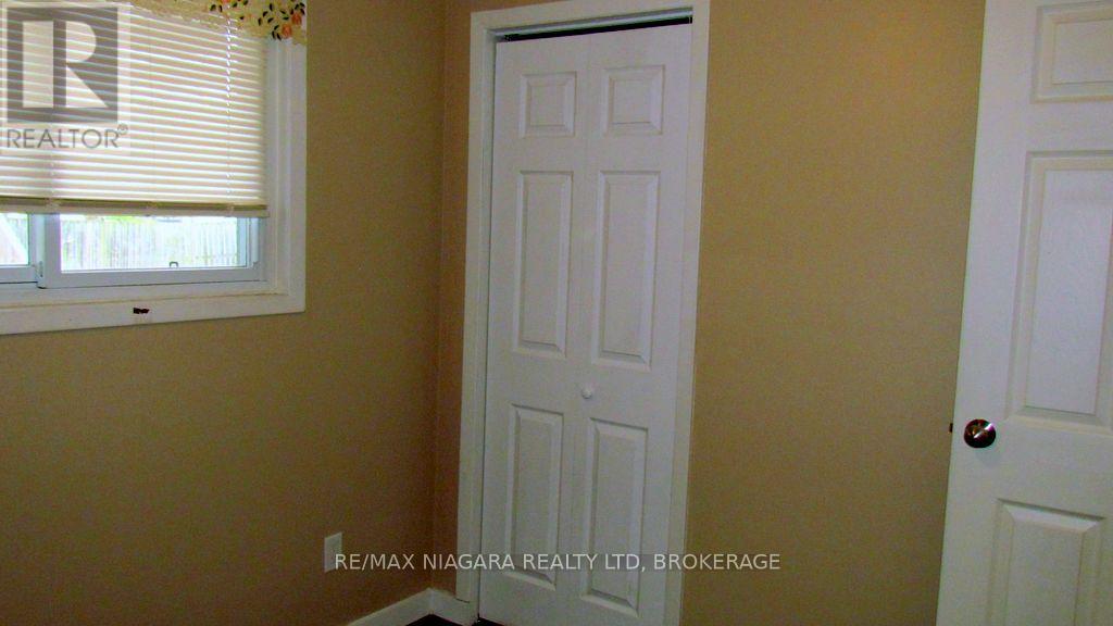 8110 Paddock Trail Drive, Niagara Falls, Ontario  L2H 1X3 - Photo 17 - X12304692