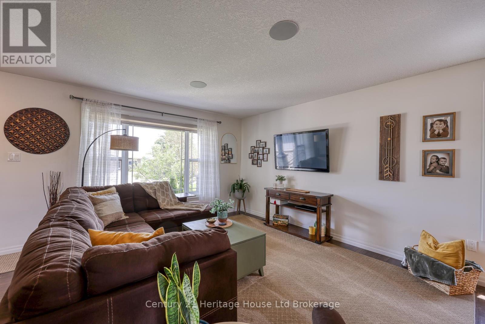 89 Walker Road, Ingersoll, Ontario  N5C 0A6 - Photo 8 - X12304681