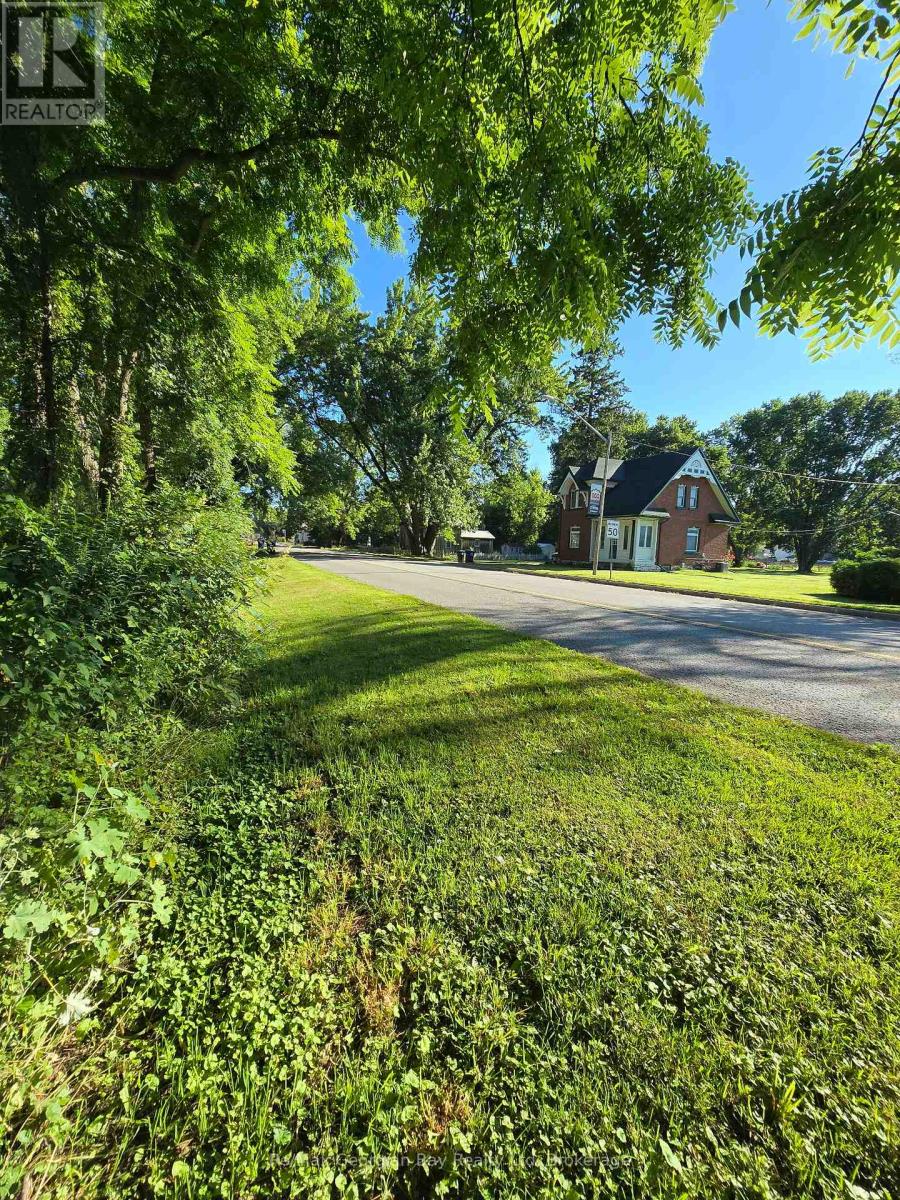 72 Coldwater Road, Severn, Ontario  L0K 1E0 - Photo 6 - S12304690