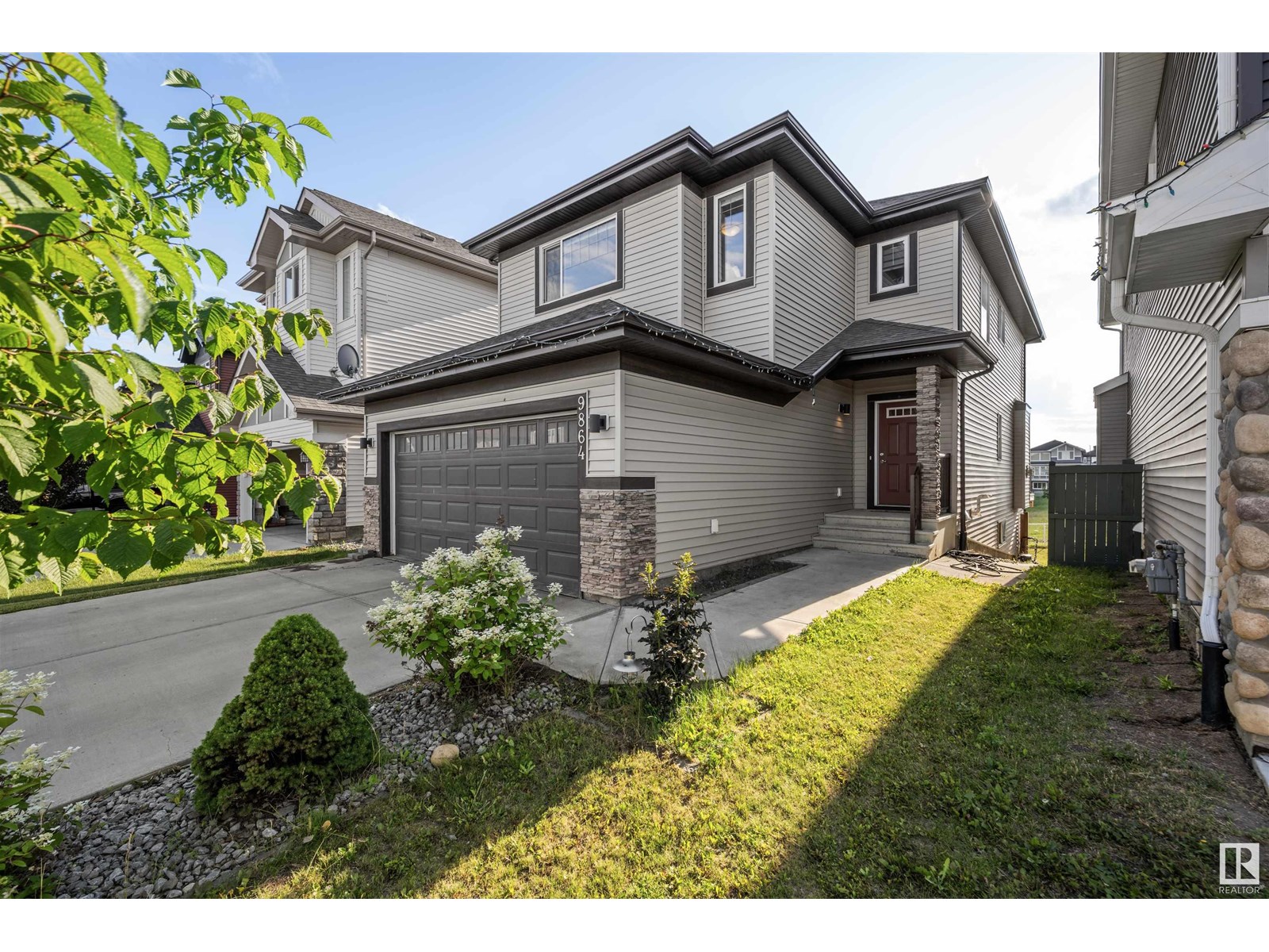 Property at 9864 222 ST NW image 3