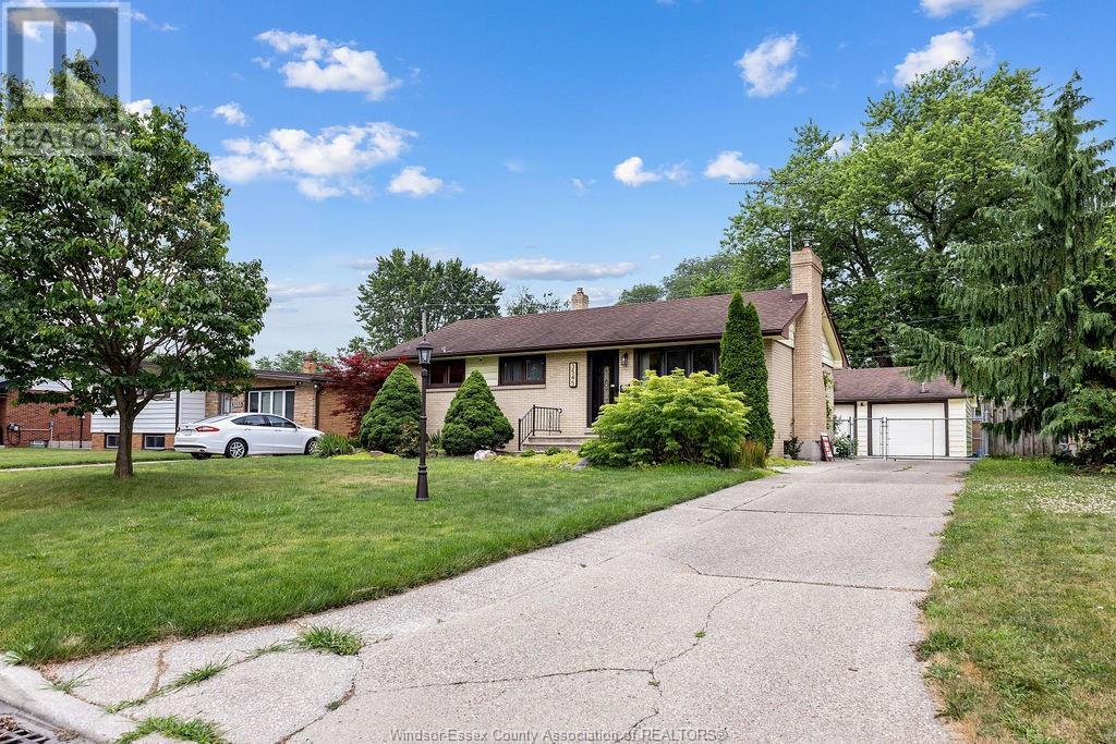 Property at 3545 GLENWOOD image 2