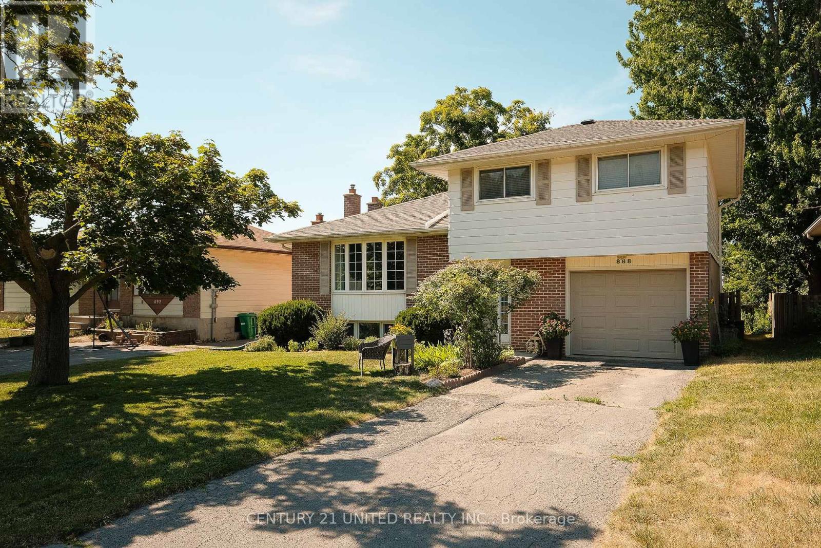 Property at 888 SYDENHAM ROAD image 1