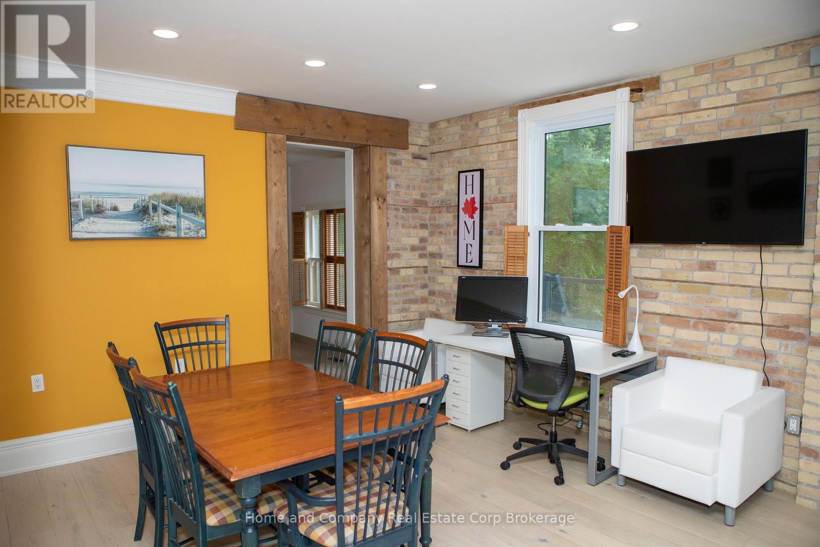 Upper - 25 William Street, Stratford, Ontario  N5A 4X9 - Photo 11 - X12304601